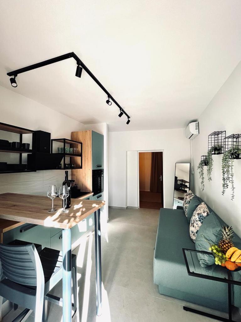 Apartments Jabuka Tribunj  Ngoại thất bức ảnh