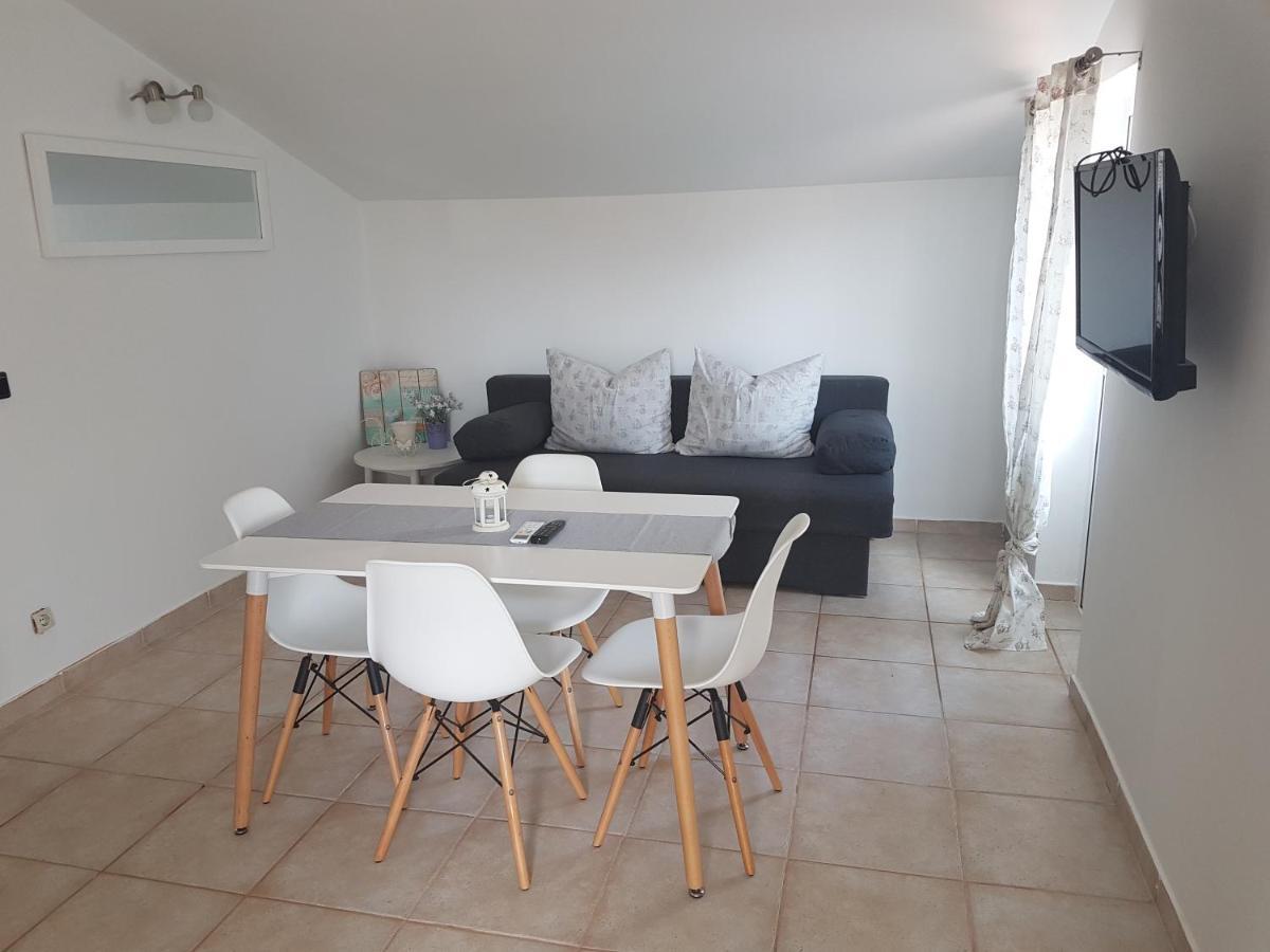 Apartments Jabuka Tribunj  Ngoại thất bức ảnh